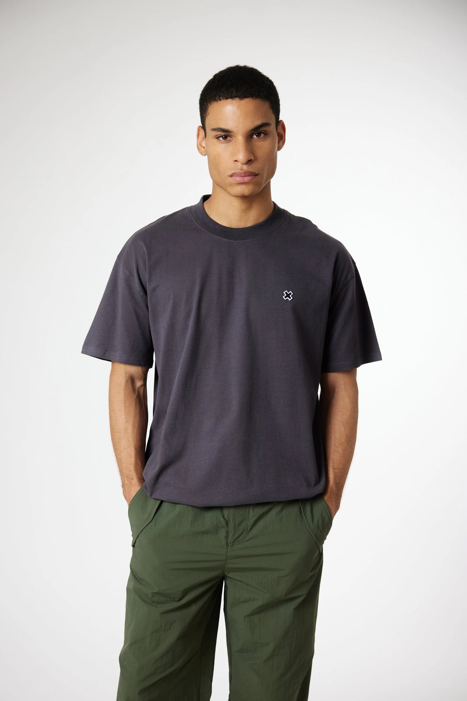 CAMISETA PATCH ANTRACITA thumbnail