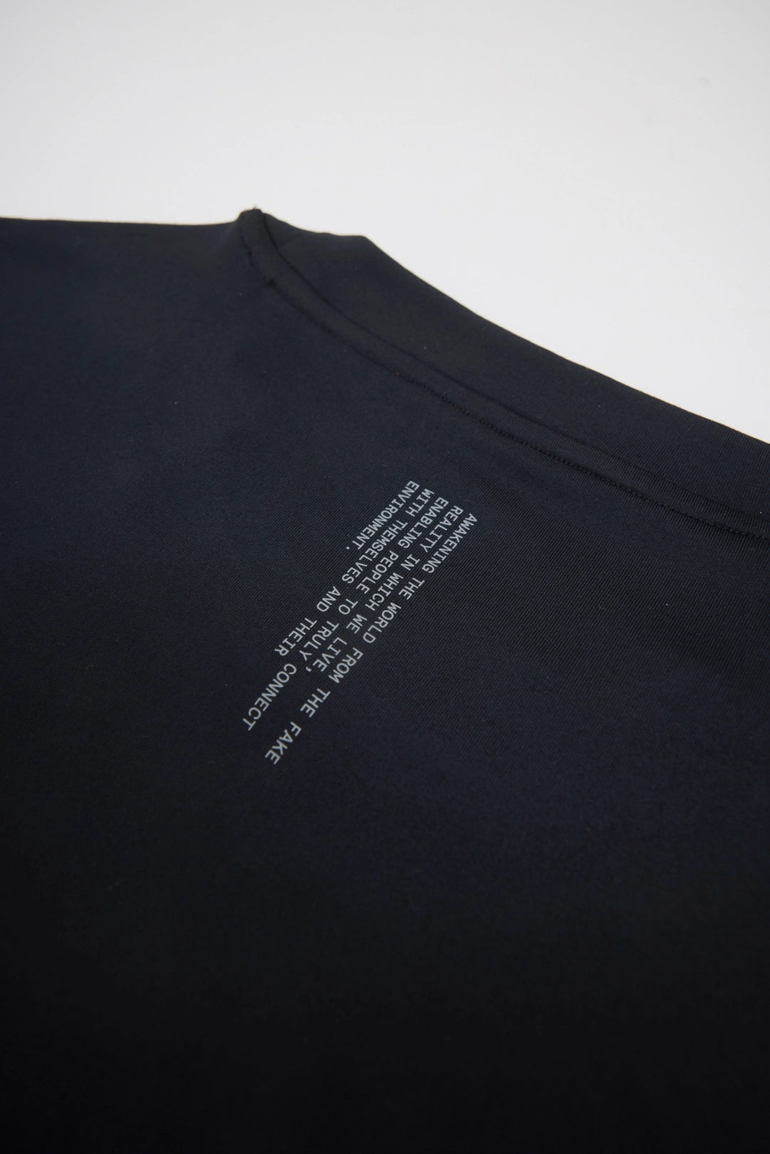 BLACK TRAIN TEE