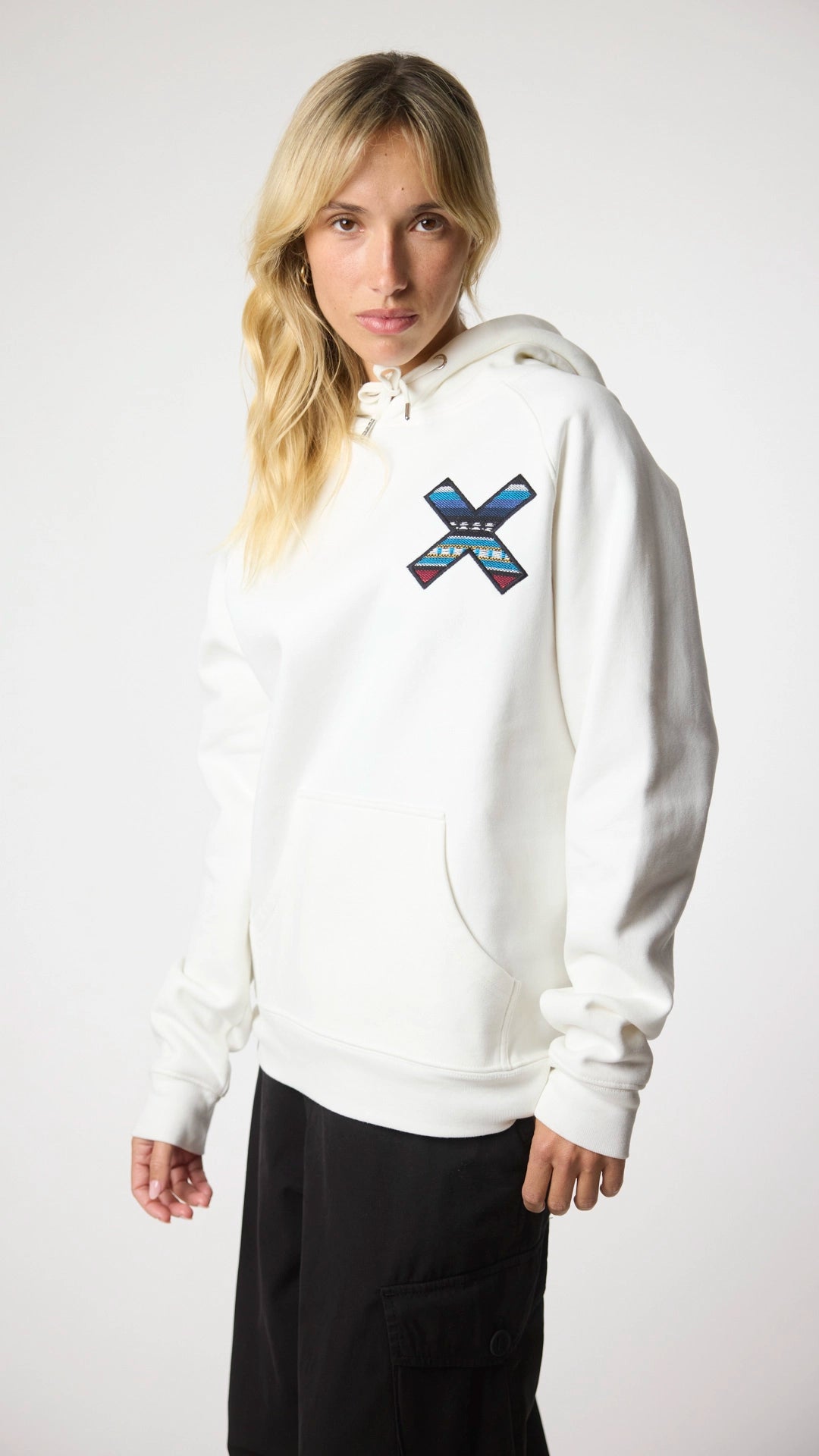 PACK SUDADERA CON CAPUCHA CLASSIC BLANCO ROTO (ADULTO + KIDS)