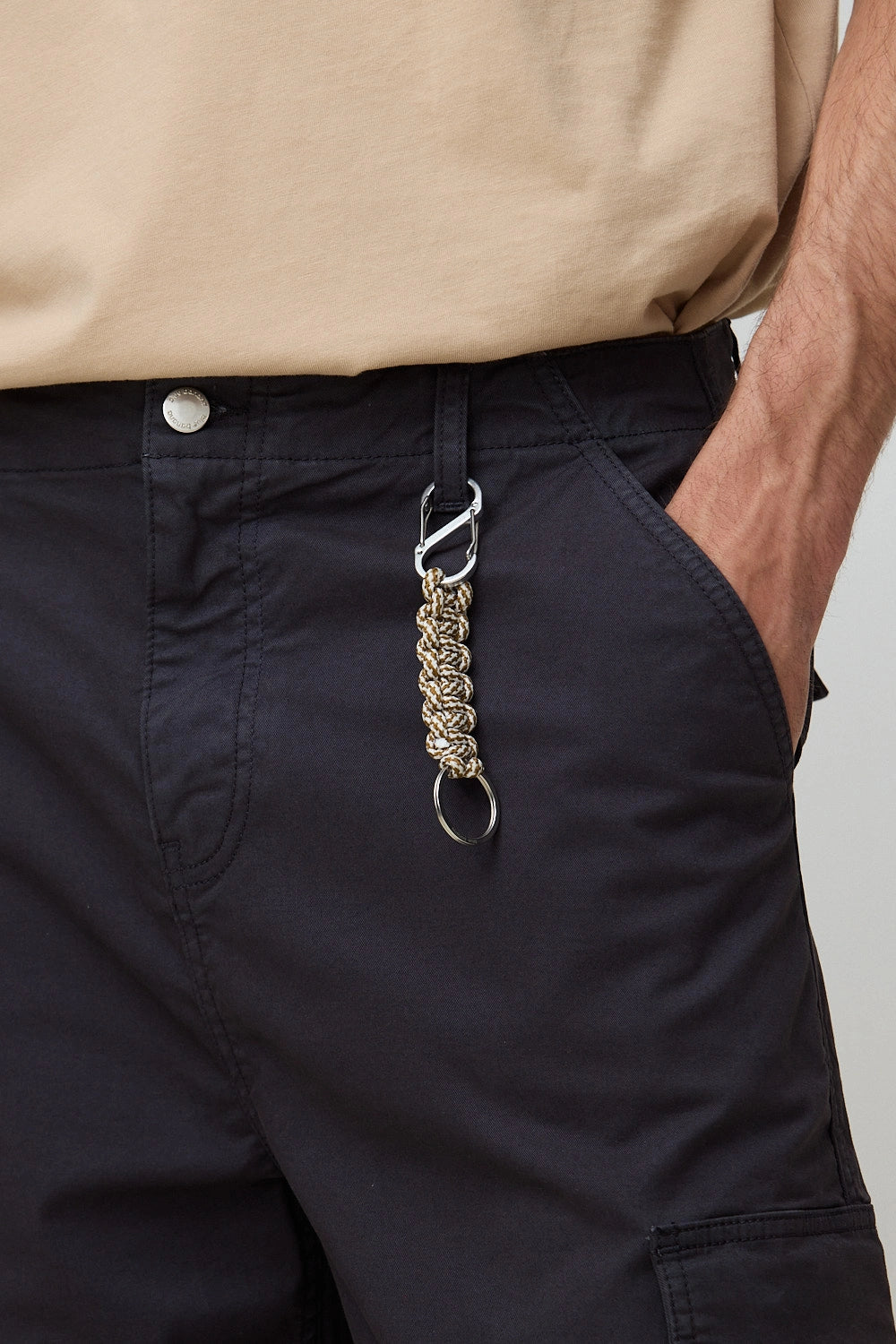 CAMEL KNOTTED KEYCHAIN