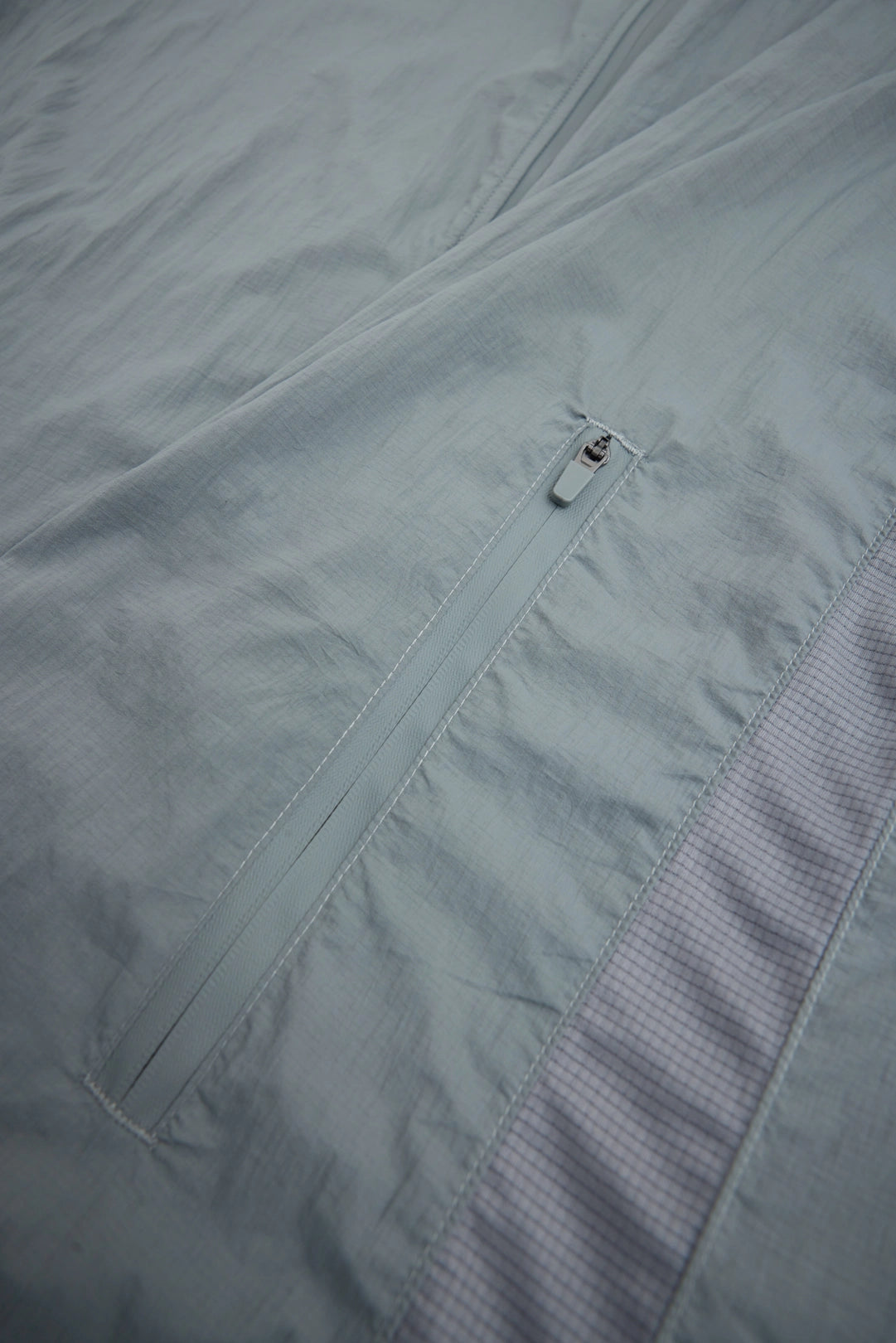 CORTAVIENTOS TRAIN DARK GREY