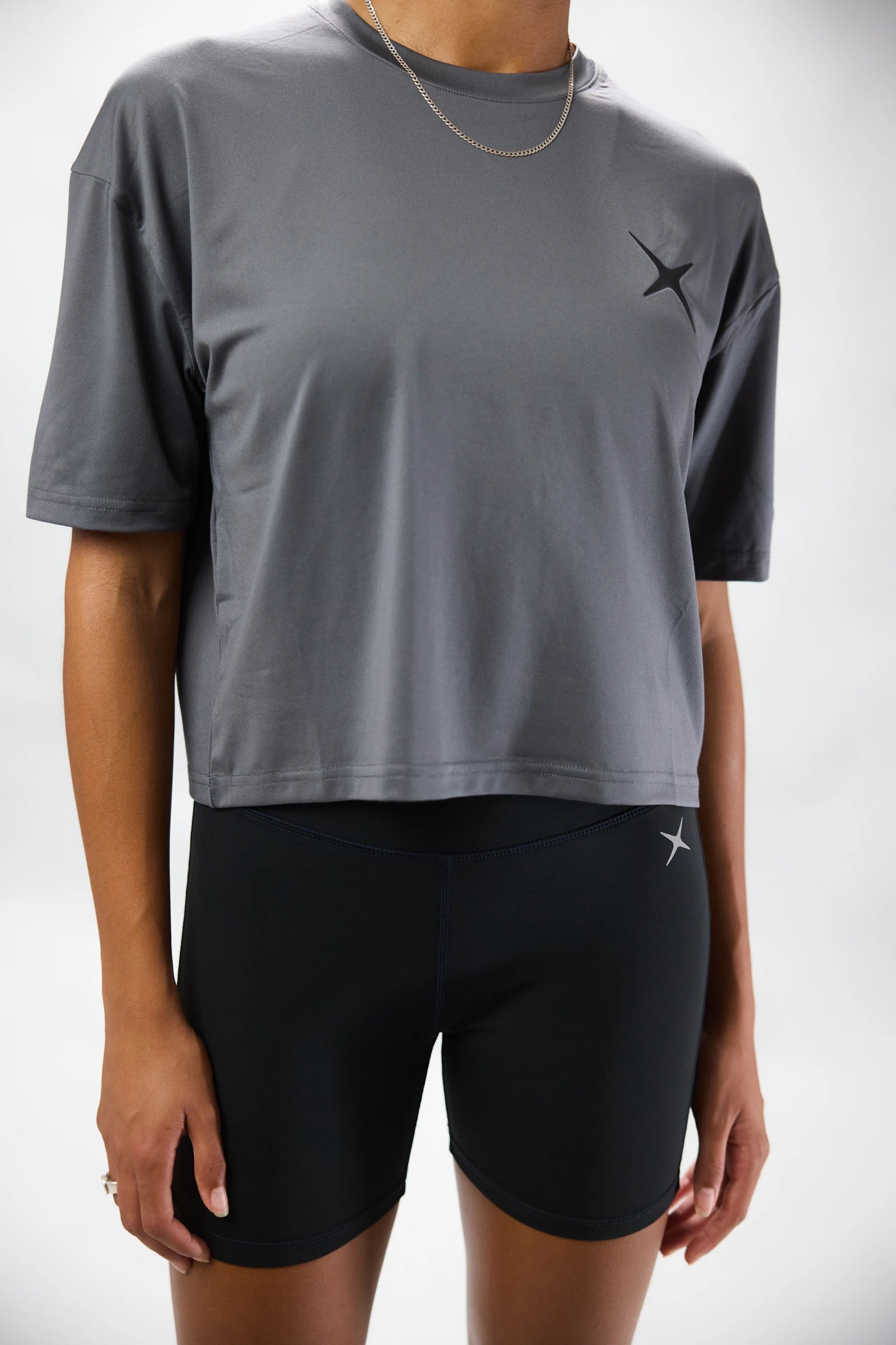 CAMISETA MUJER TRAIN DARK GREY