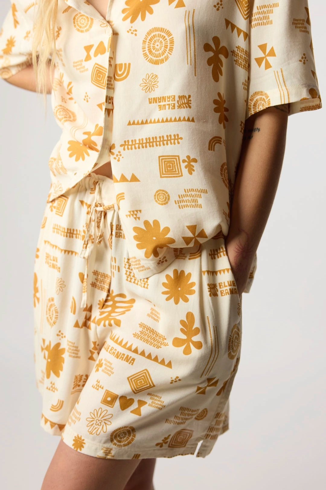 ECRU TILE WOMAN SHORTS