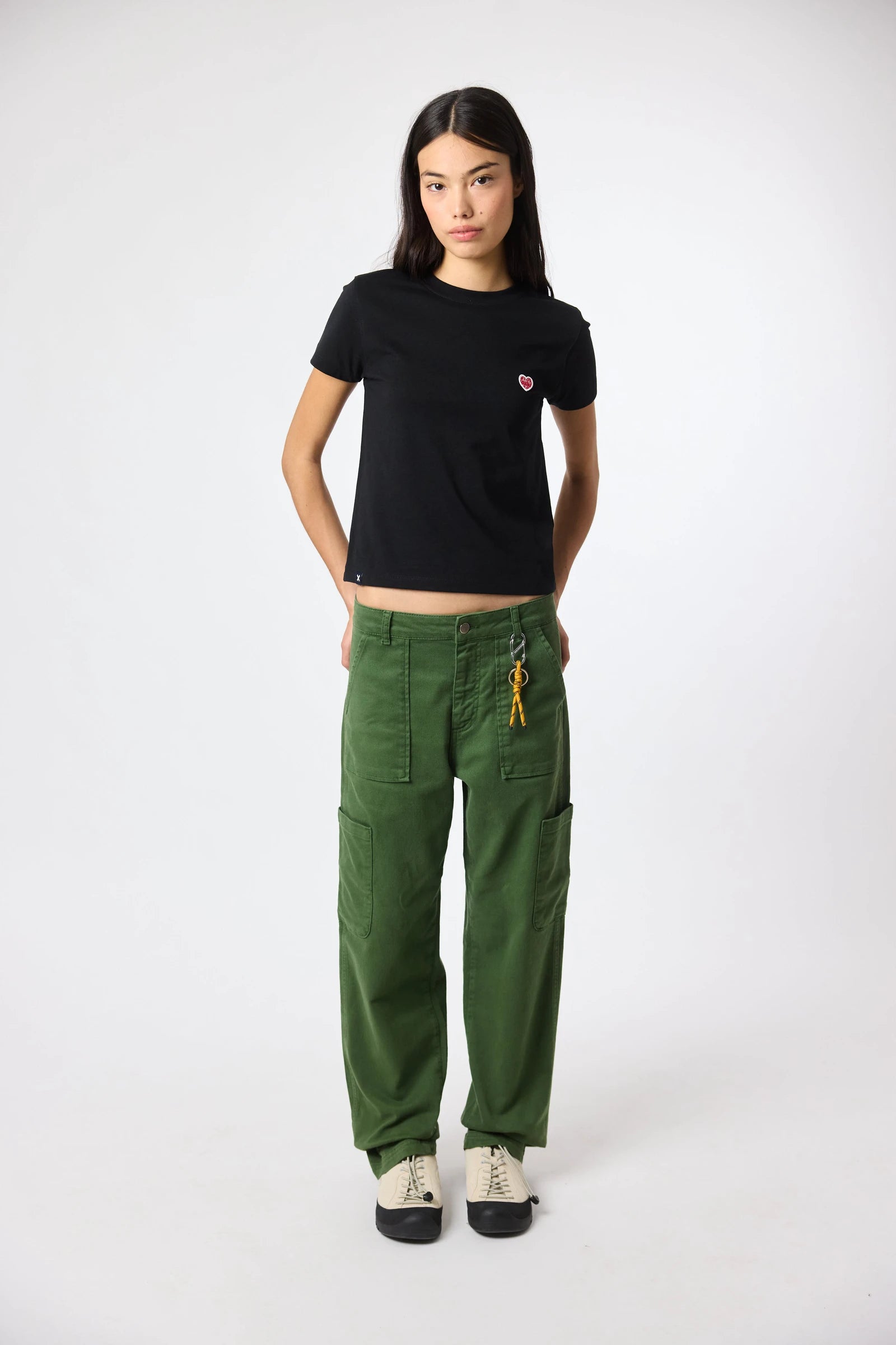 PANTALÓN CARGO MUJER HEART VERDE thumbnail