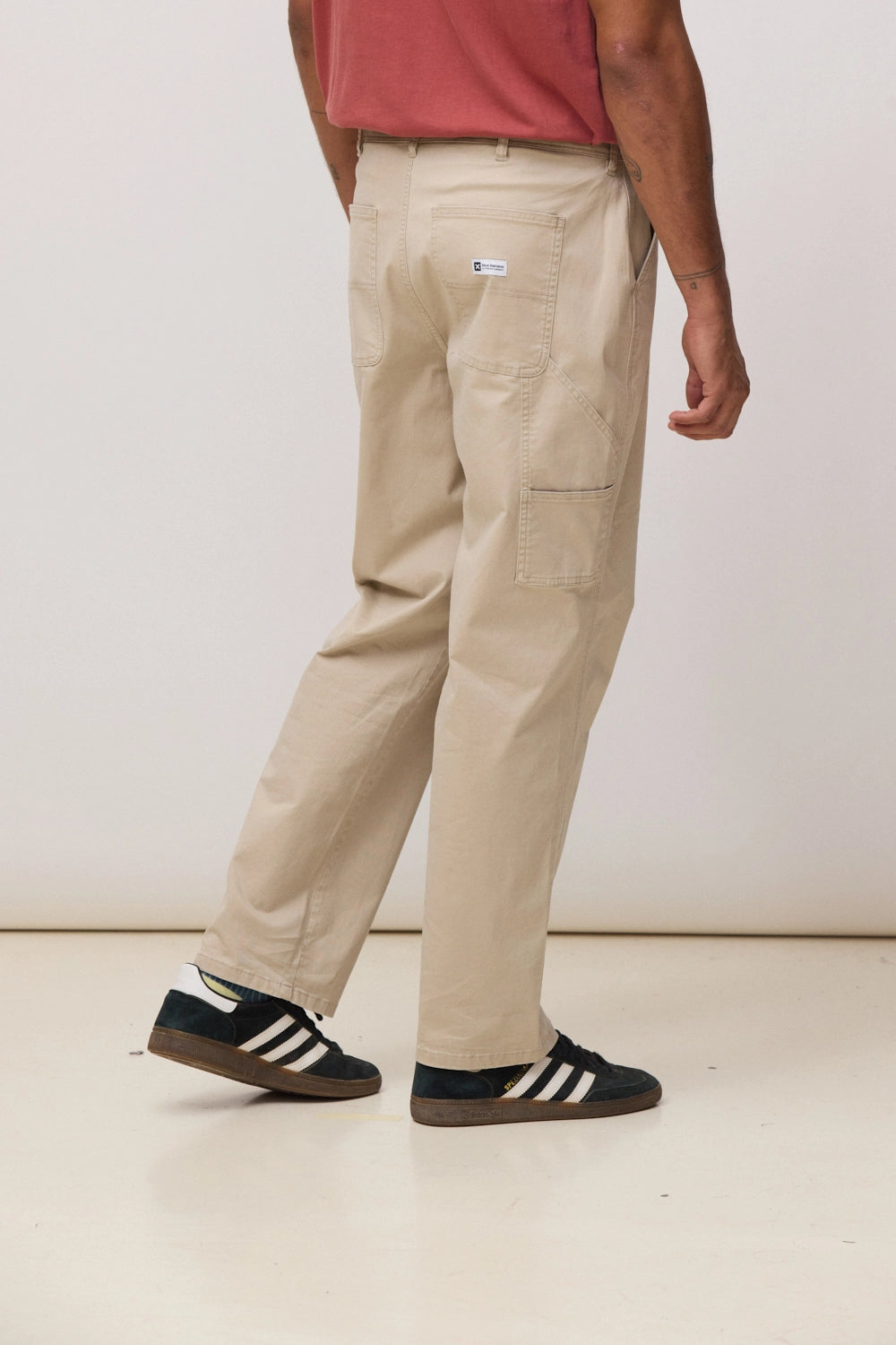 PACK SUDADERA NATURE SIENNA + PANTALÓN MATT STRAIGHT BEIGE + BLACK OLD SKOOL VANS SNEAKERS