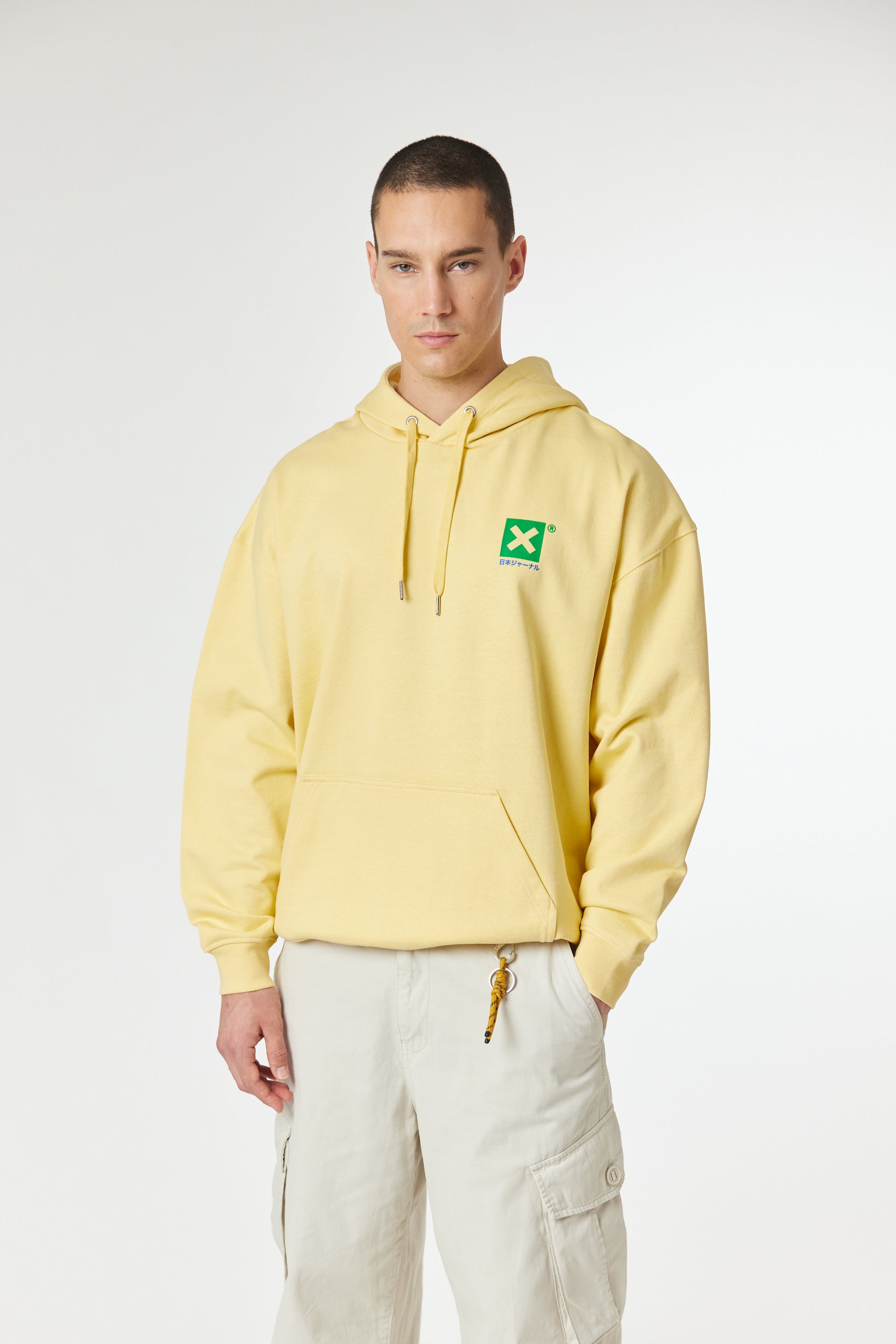 SUDADERA CON CAPUCHA ONTAKE AMARILLO CLARO thumbnail