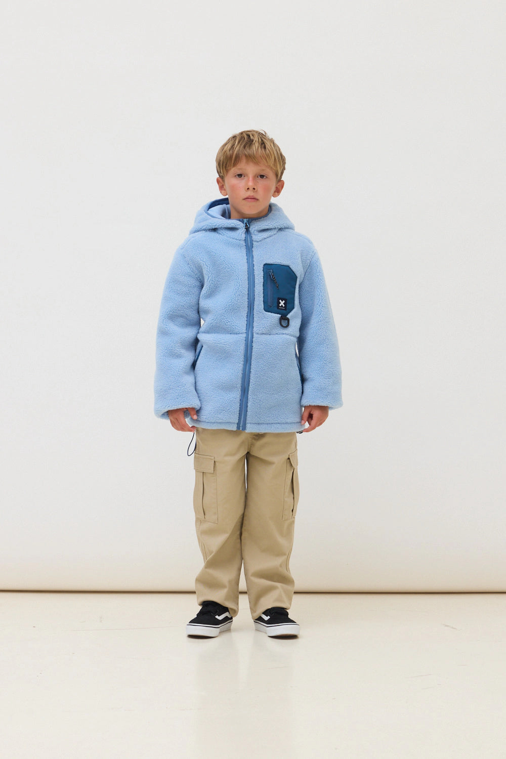 SUDADERA CON CAPUCHA POLAR KIDS BARRY LIGHT BLUE