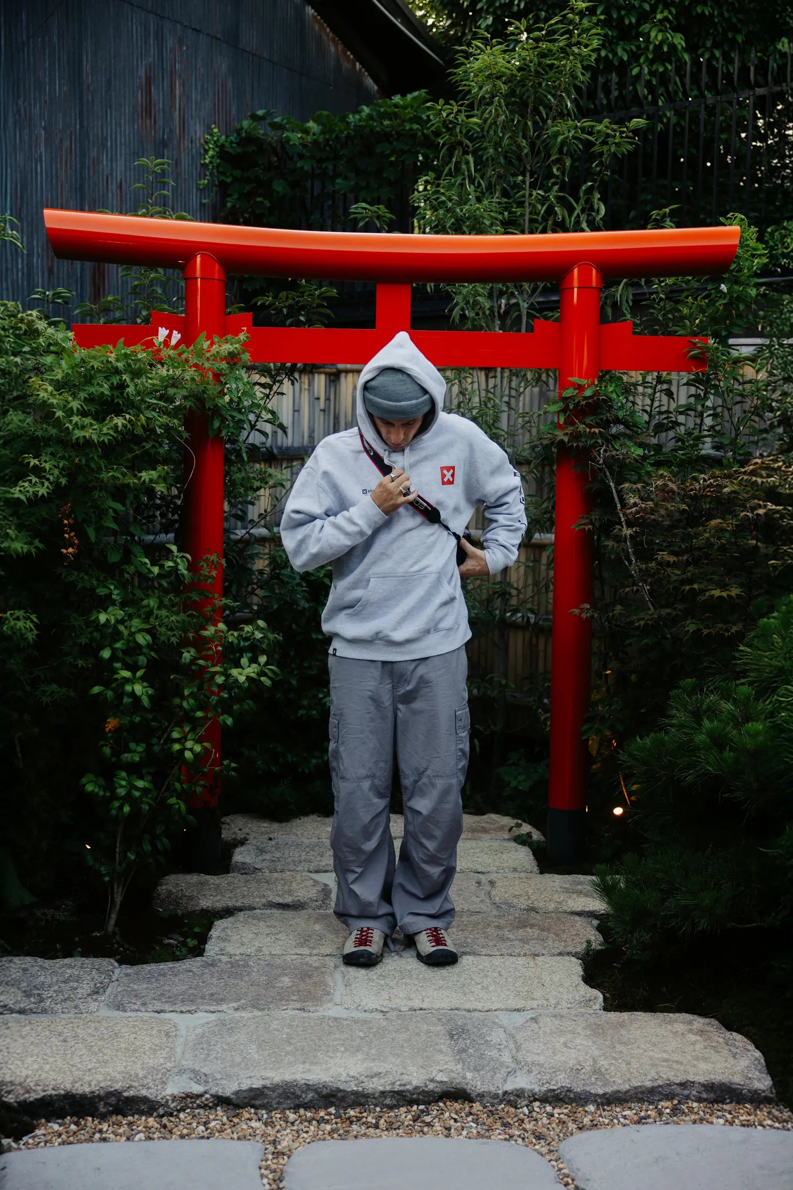 LIGHT GREY MELANGE JOURNAL HOODIE