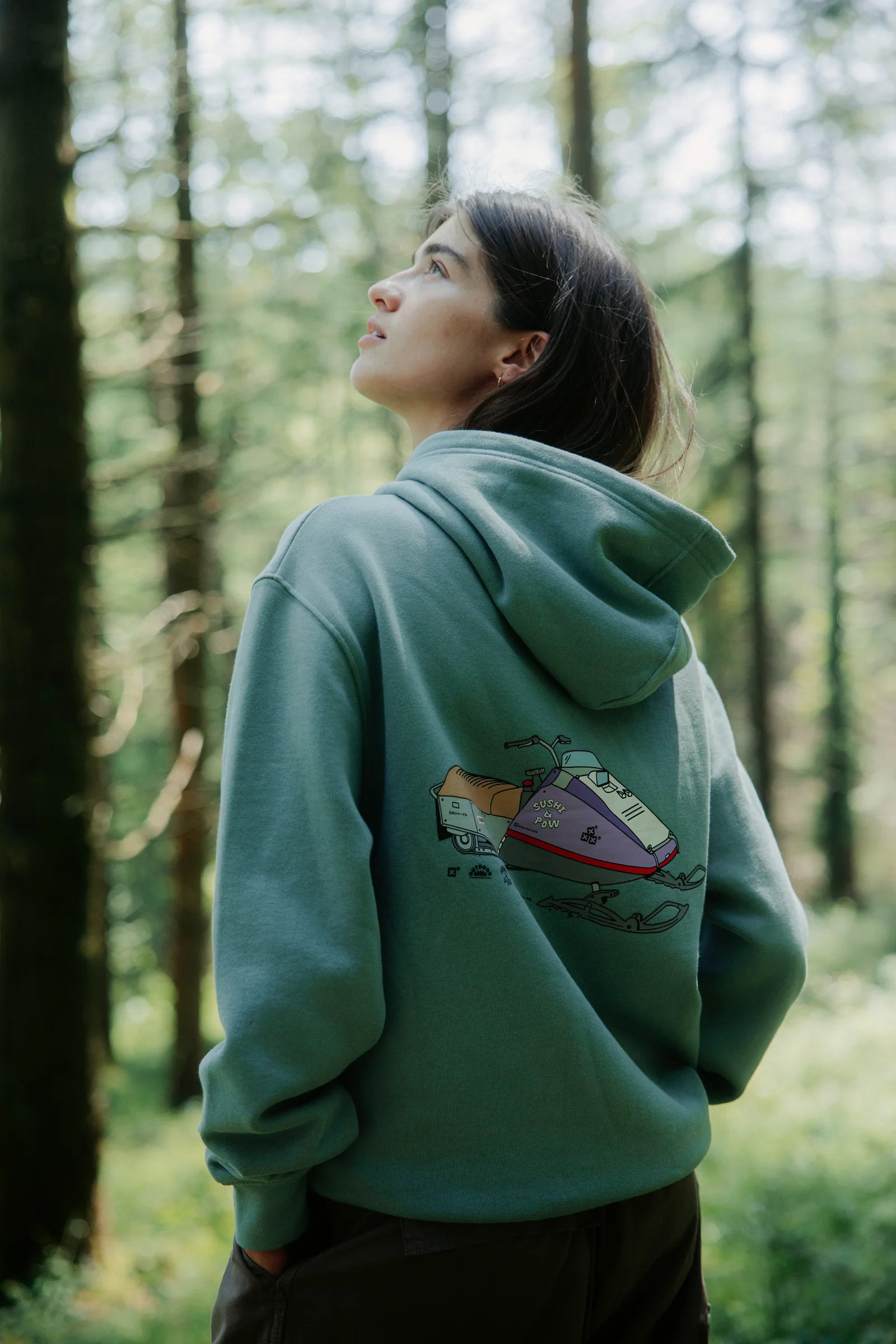 SUDADERA CON CAPUCHA SUSHI & POW MENTA