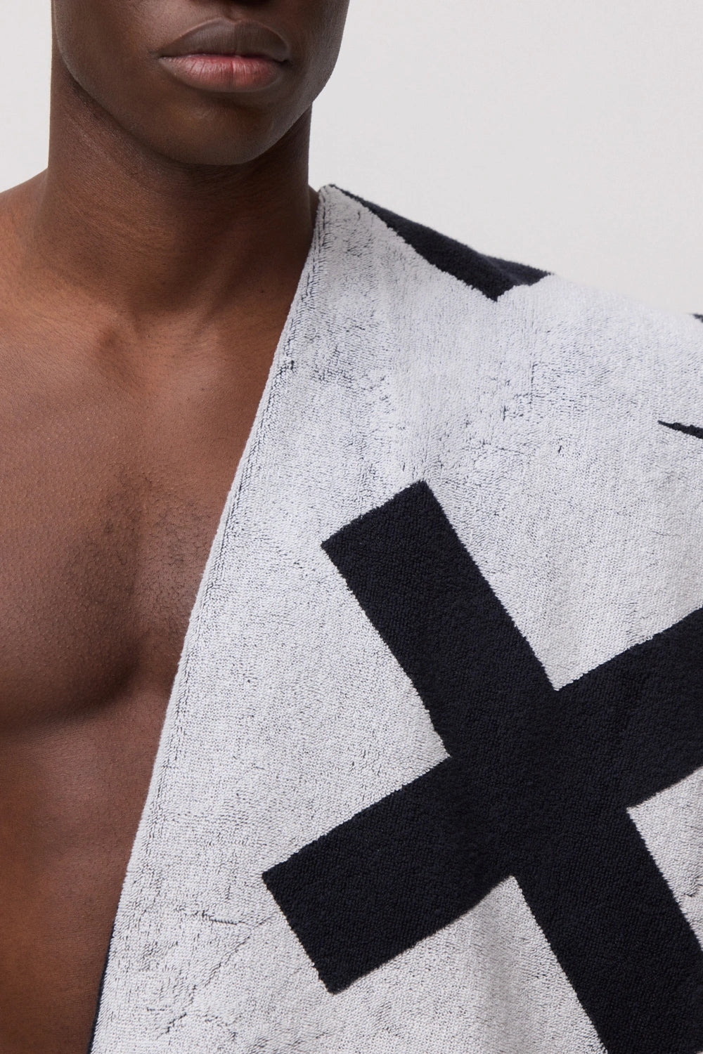 TOALLA GRAVITY AZUL MARINO