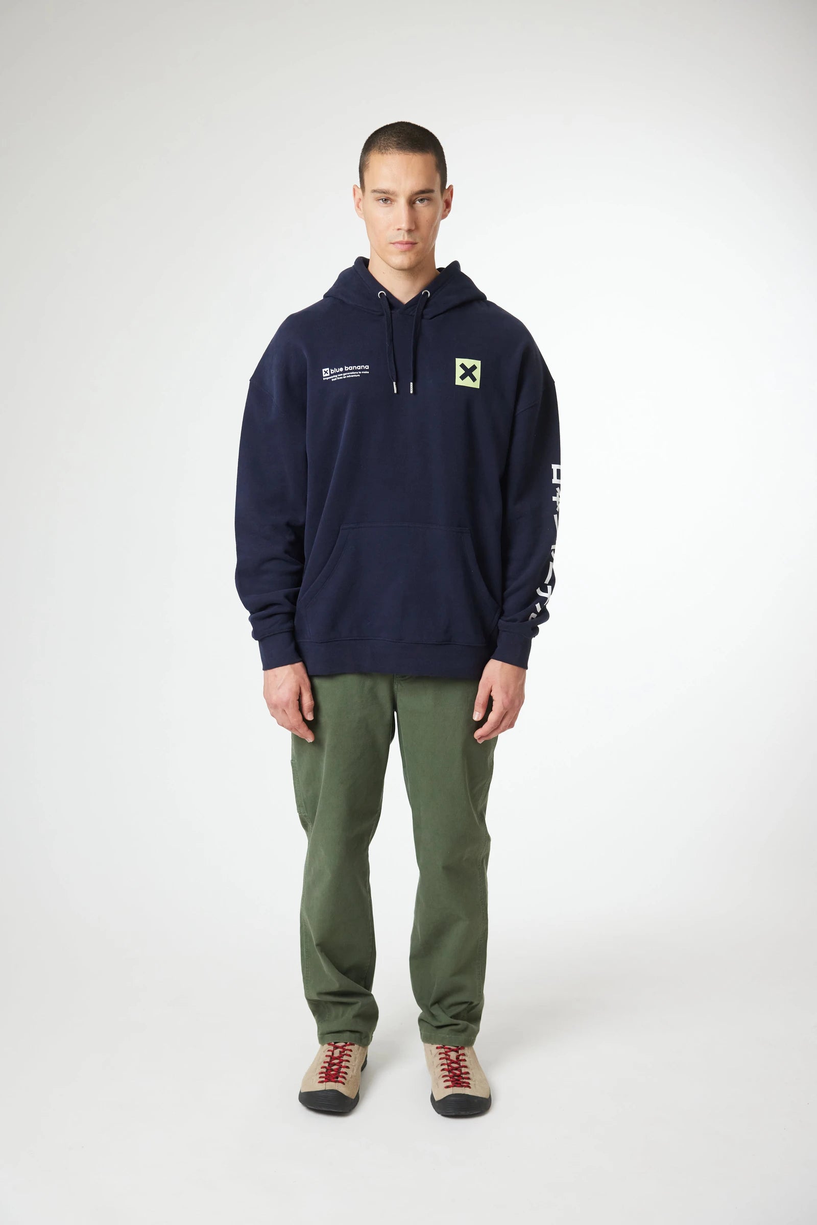 SUDADERA CON CAPUCHA JOURNAL AZUL MARINO thumbnail