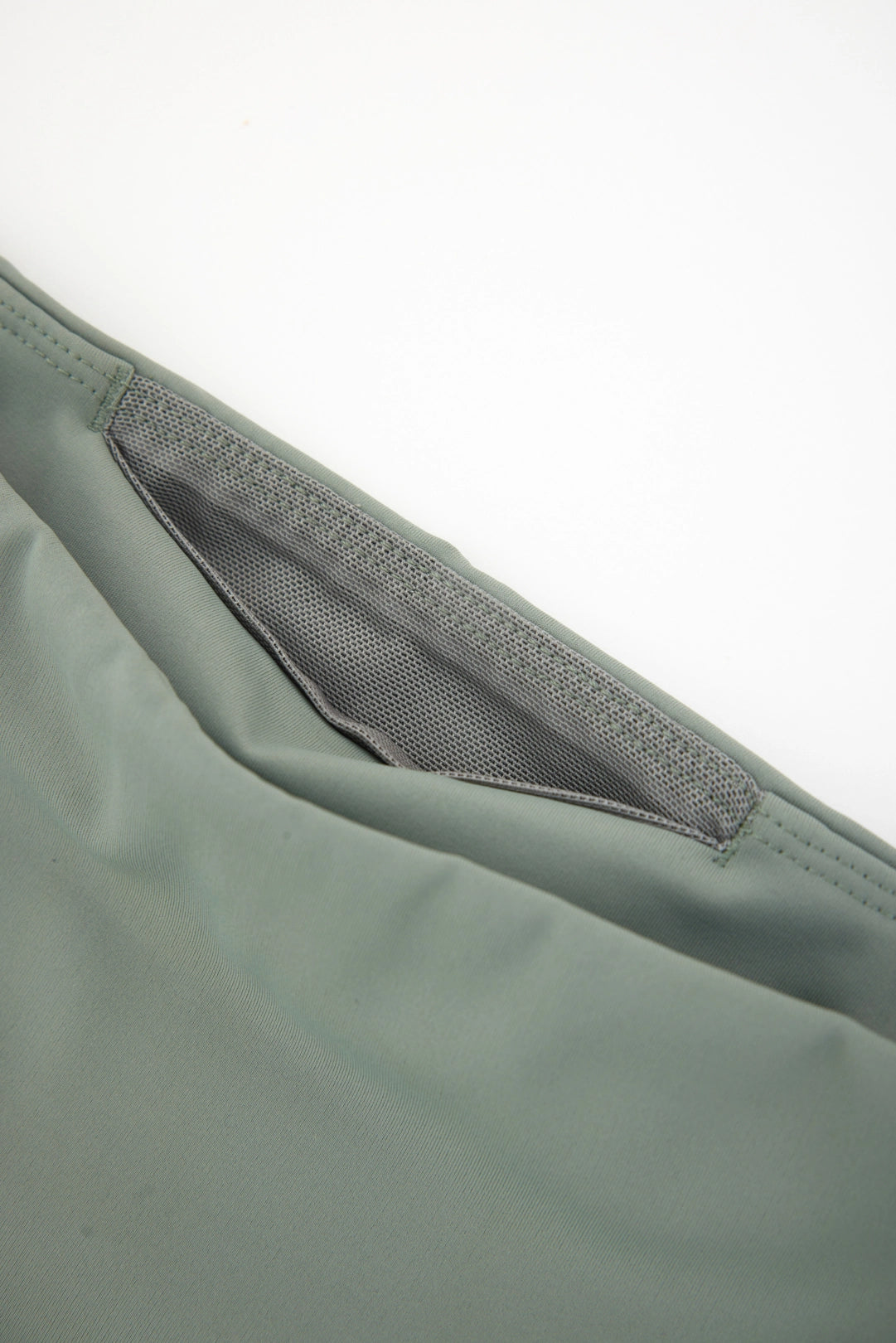 OLIVE GREEN WASHED ACTIVE WOMAN SHORT LEGGINS