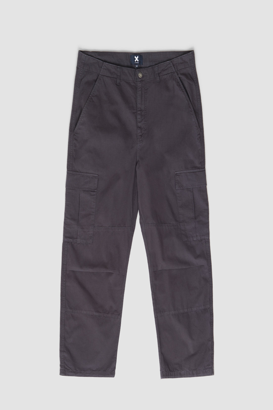 Discover the perfect sustainable men's pants for your adventures