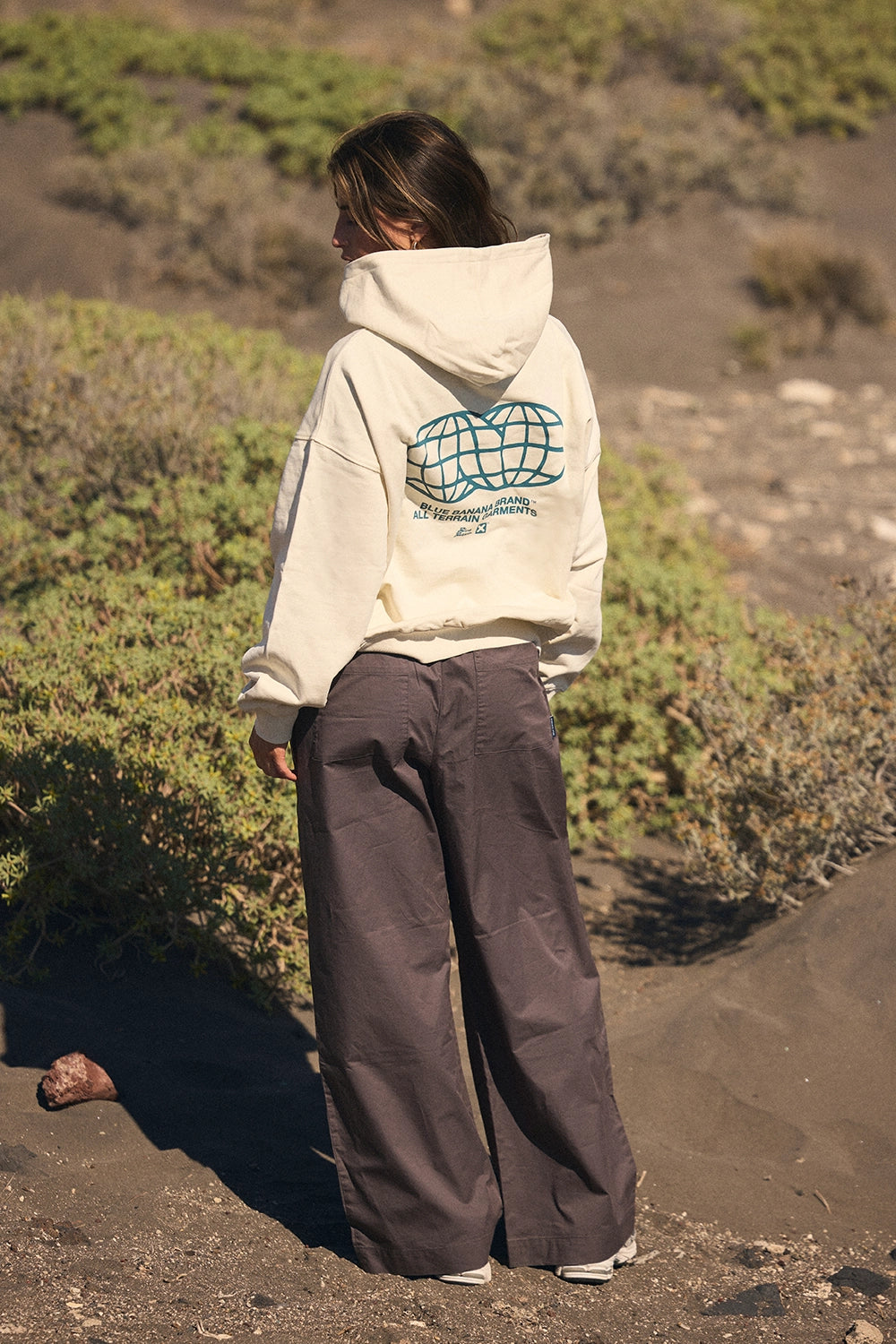 SUDADERA CON CAPUCHA UNIVERSAL BLANCO ROTO