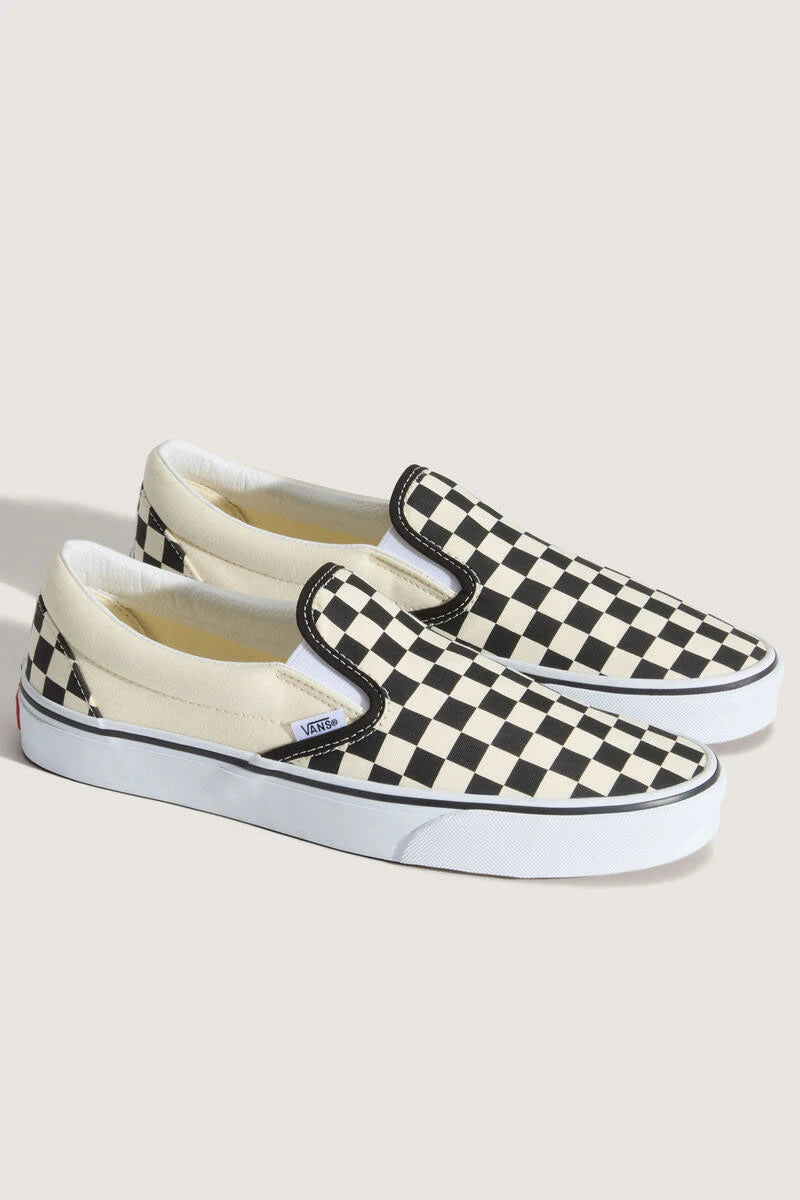 BLACK CLASSIC SLIP-ON VANS SNEAKERS thumbnail