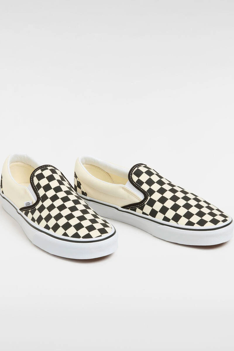 BLACK CLASSIC SLIP-ON VANS SNEAKERS thumbnail