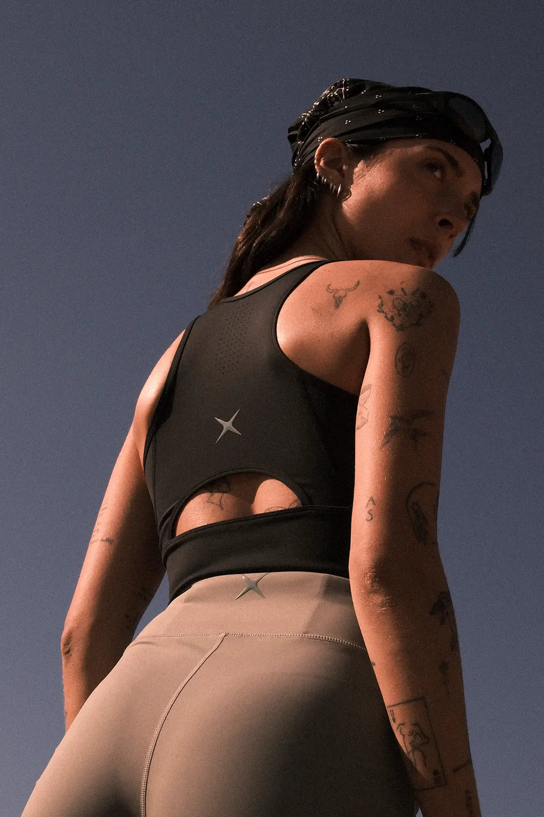 TOP MUJER ACTIVE NEGRO